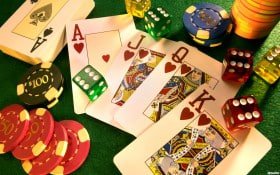 Antarmuka mobile galaxy 77 menampilkan berbagai pilihan permainan live-dealer dan slot